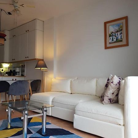 פואנגירולה Modern, Cozy Studio מראה חיצוני תמונה